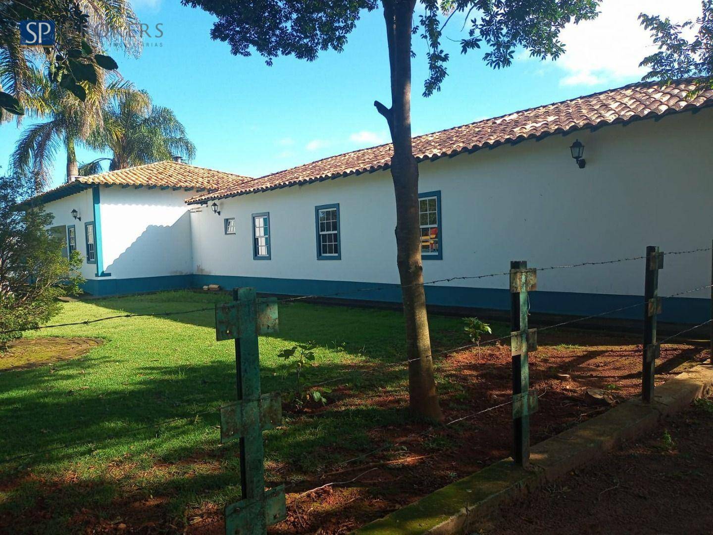 Fazenda à venda com 4 quartos, 400m² - Foto 2