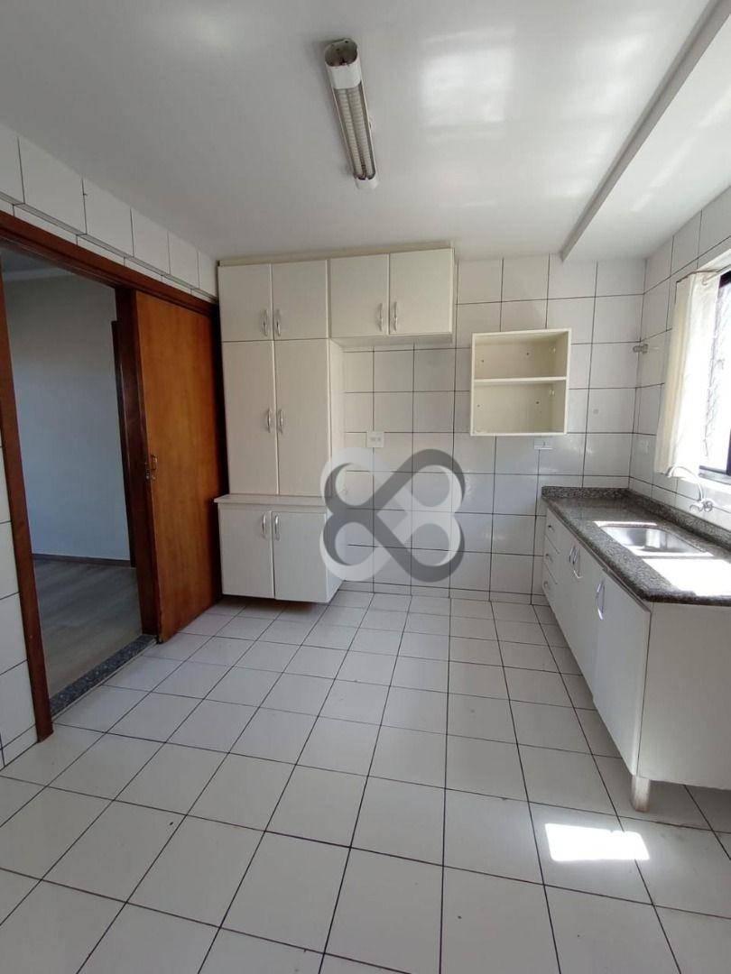 Apartamento à venda com 3 quartos, 107m² - Foto 4