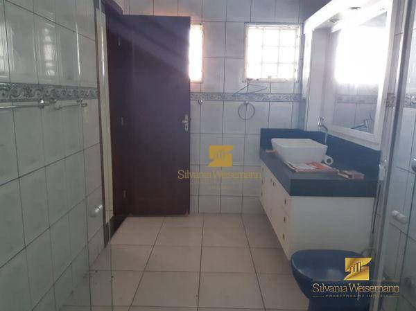 Casa à venda com 3 quartos, 300m² - Foto 13