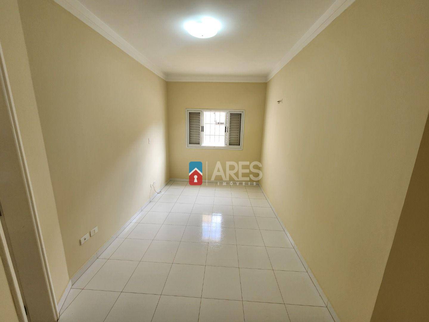 Casa para alugar com 4 quartos, 287m² - Foto 12