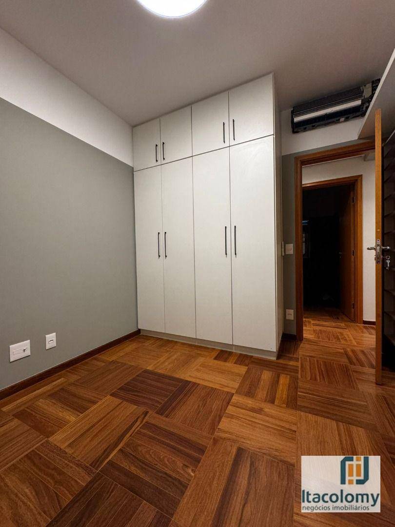 Apartamento para alugar com 3 quartos, 139m² - Foto 12