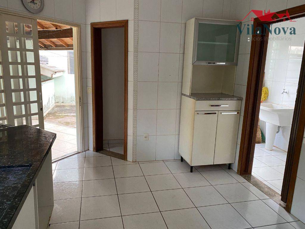 Casa de Condomínio à venda e aluguel com 6 quartos, 290m² - Foto 6