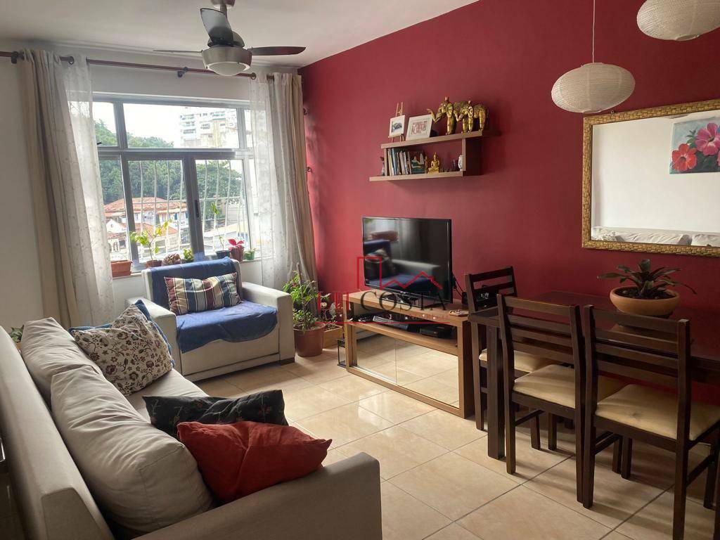 Apartamento à venda com 2 quartos, 70m² - Foto 1