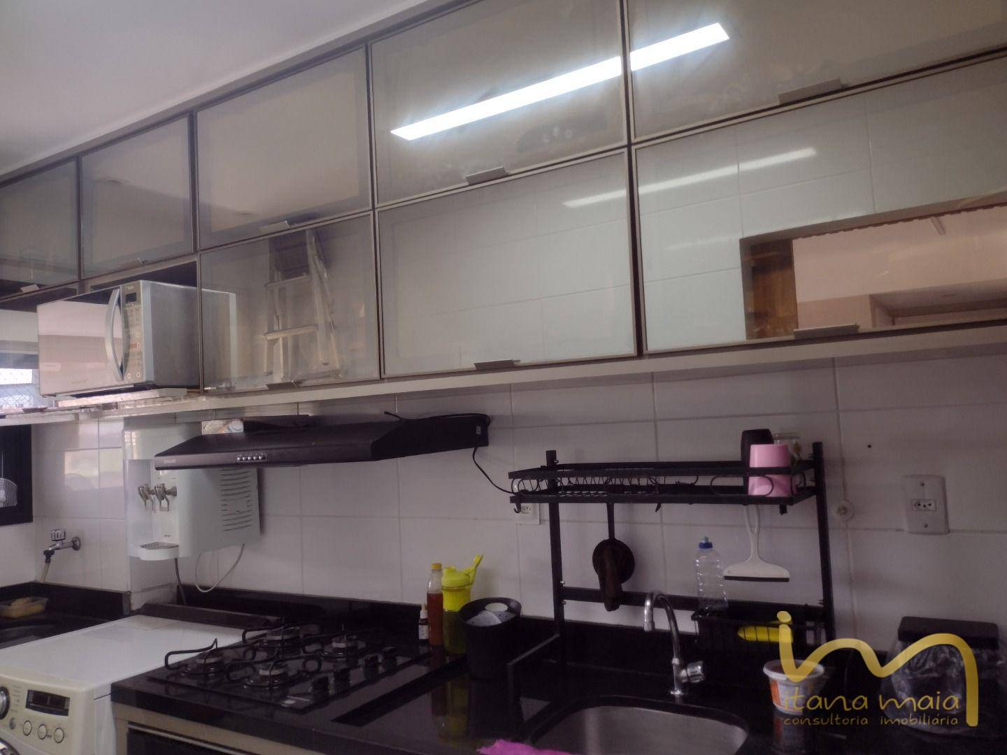 Apartamento à venda com 2 quartos, 64m² - Foto 8