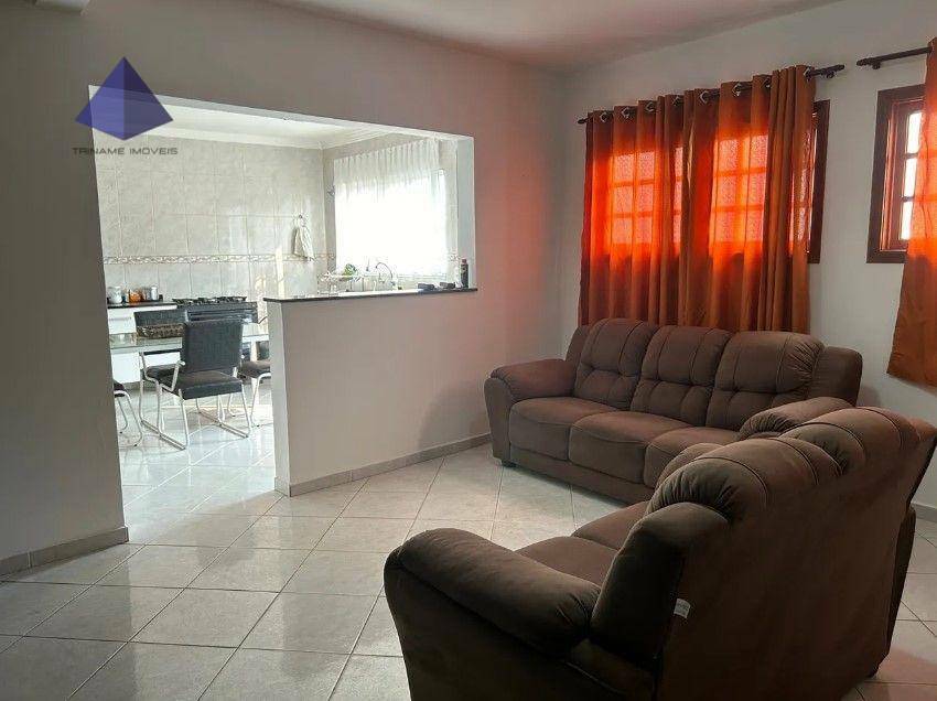 Sobrado à venda com 3 quartos, 250m² - Foto 1