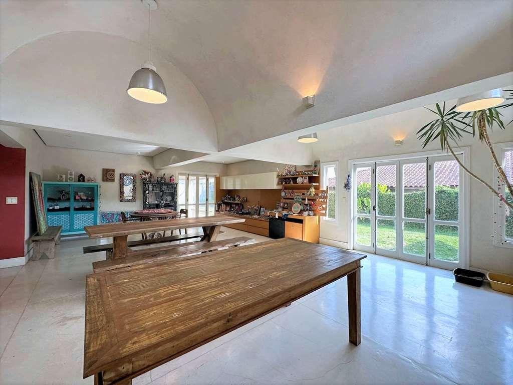 Casa à venda com 3 quartos, 308m² - Foto 10