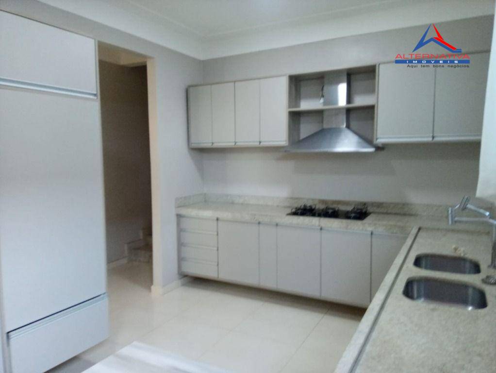 Casa à venda com 3 quartos, 240m² - Foto 12