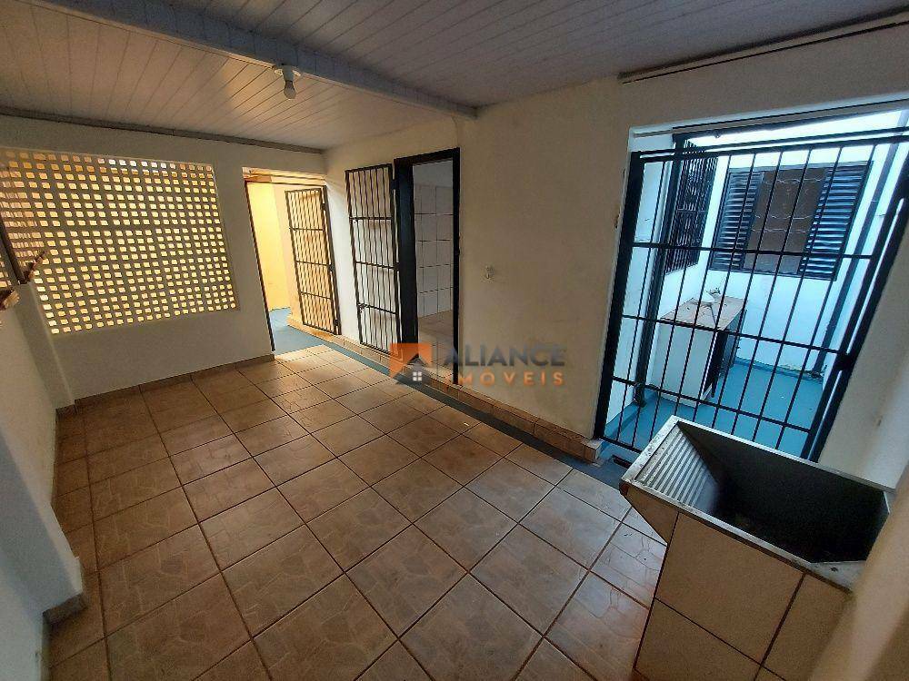 Casa à venda com 2 quartos, 120m² - Foto 17