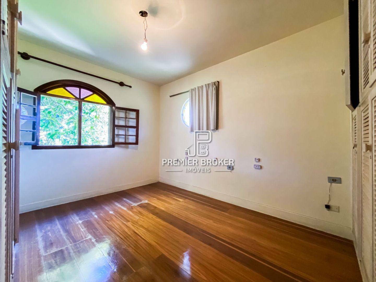 Casa à venda com 4 quartos, 304m² - Foto 26