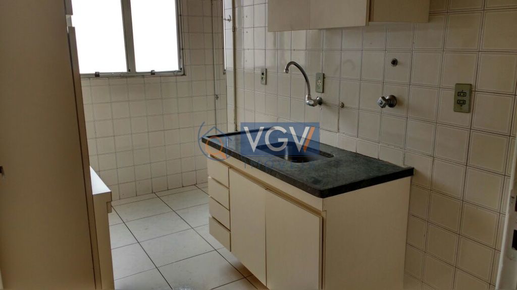 Apartamento à venda com 2 quartos, 60m² - Foto 15