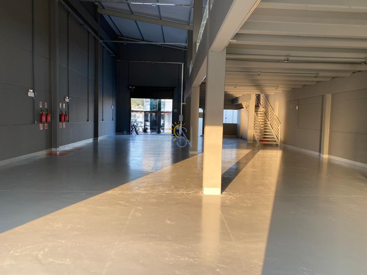 Depósito-Galpão-Armazém para alugar, 600m² - Foto 2