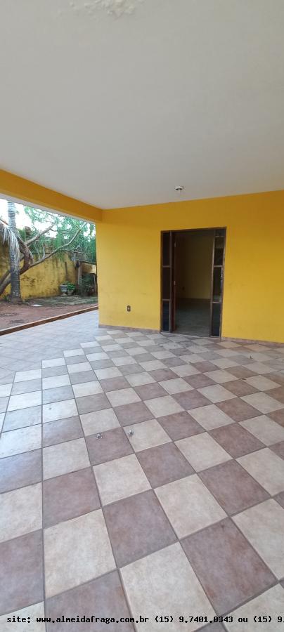 Casa para alugar com 5 quartos, 300m² - Foto 3