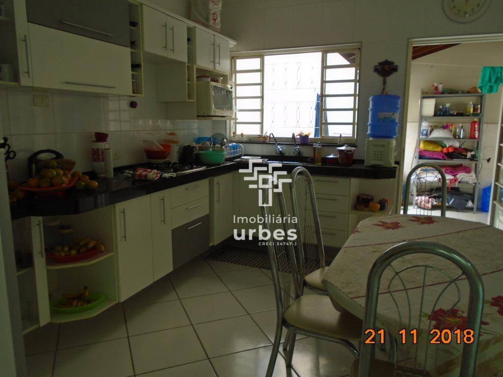 Casa, 3 quartos, 191 m² - Foto 4