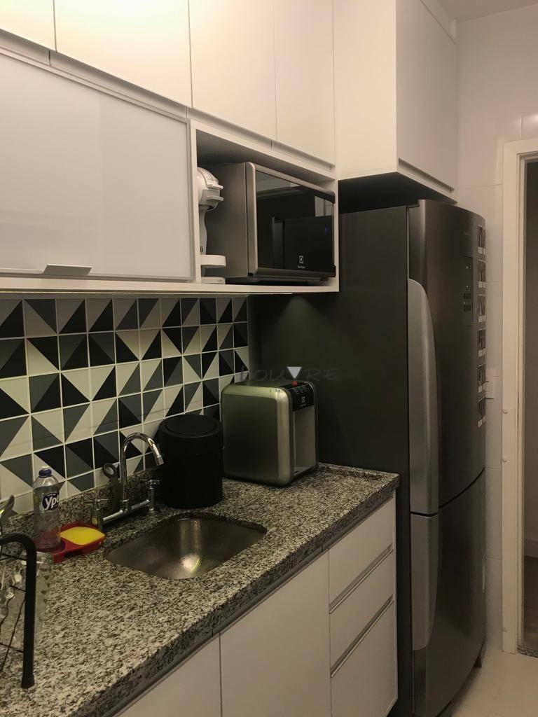 Apartamento à venda com 2 quartos, 64m² - Foto 12