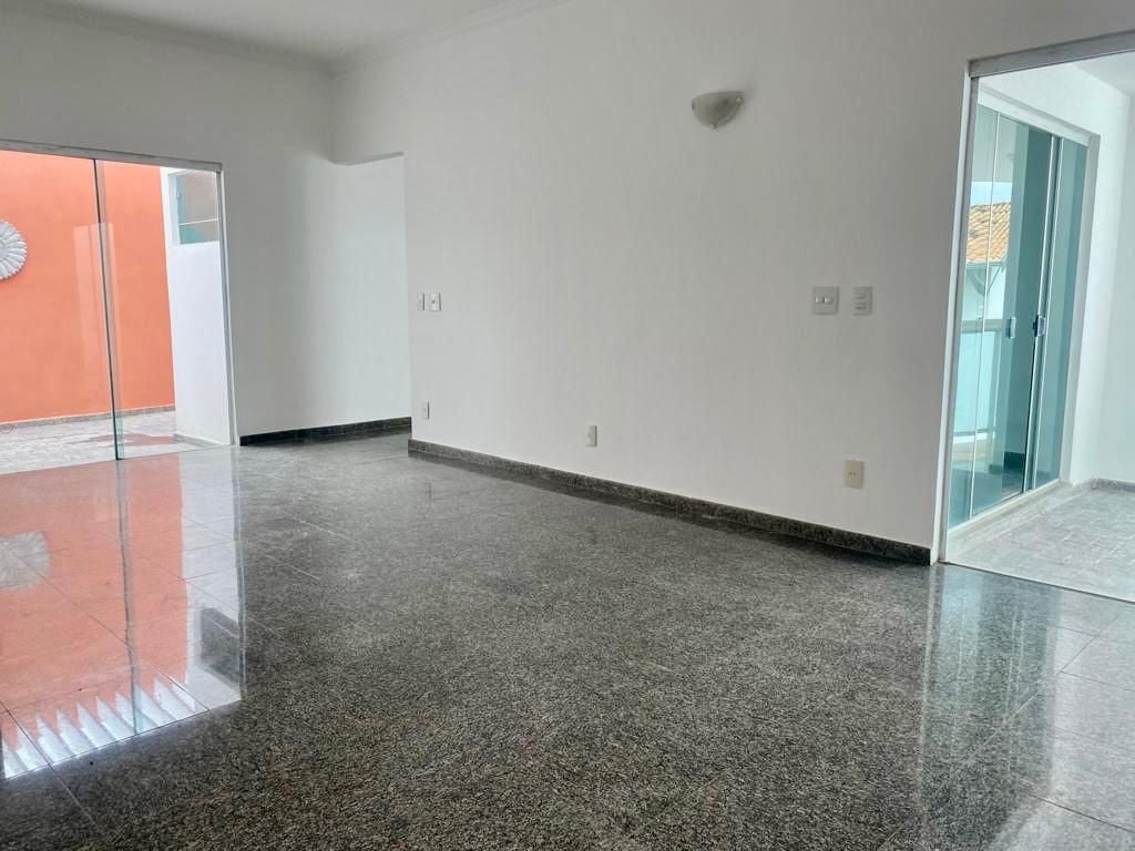 Casa à venda com 4 quartos, 320m² - Foto 11