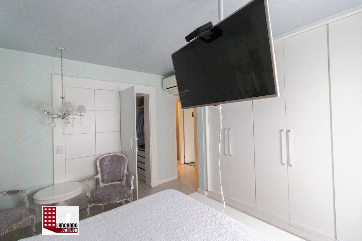 Apartamento à venda com 4 quartos, 225m² - Foto 11