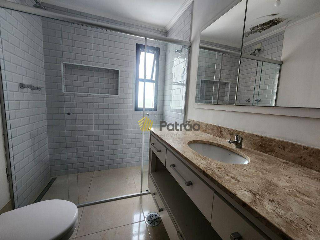 Apartamento à venda com 4 quartos, 207m² - Foto 32