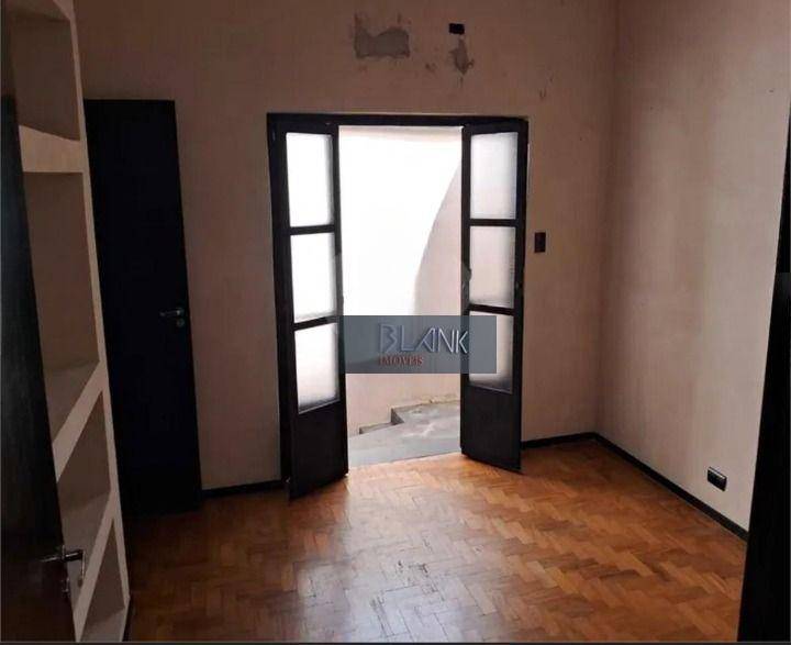 Casa para alugar com 2 quartos, 240m² - Foto 19