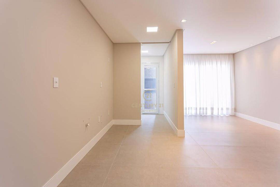 Apartamento à venda com 3 quartos, 121m² - Foto 6