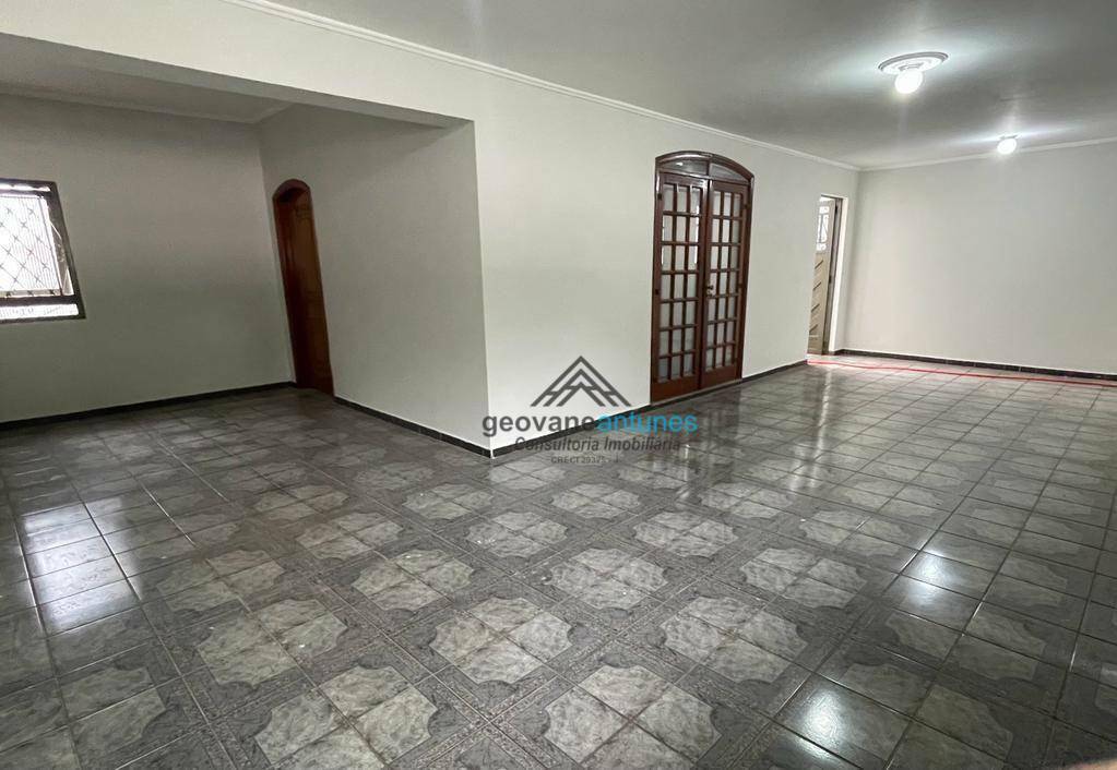 Casa à venda com 2 quartos, 164m² - Foto 1