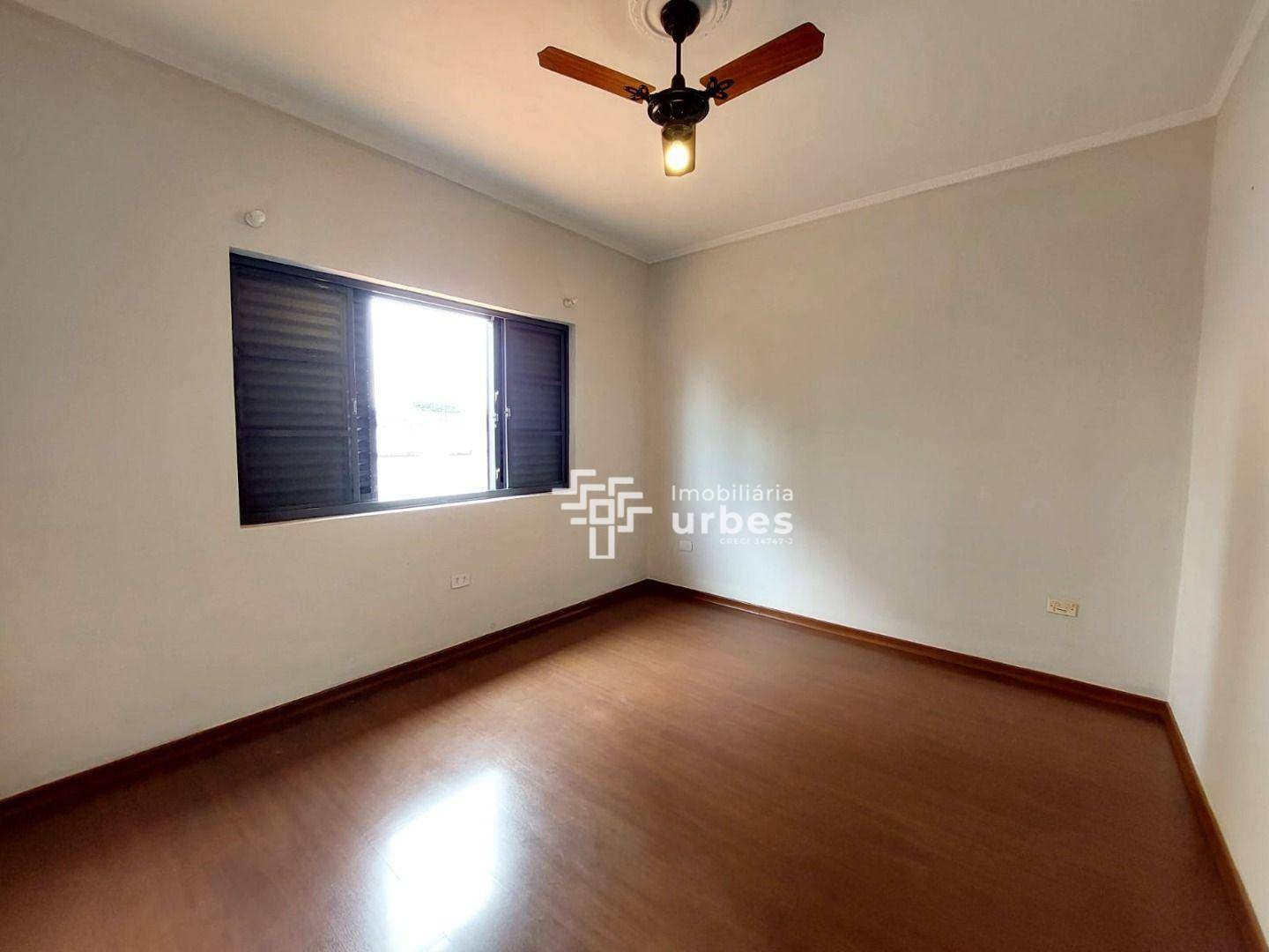 Casa para alugar com 4 quartos, 255m² - Foto 18