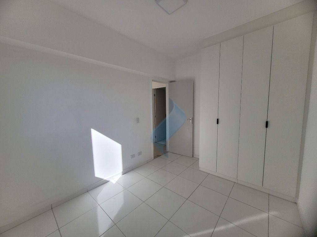 Apartamento para alugar com 2 quartos, 63m² - Foto 13