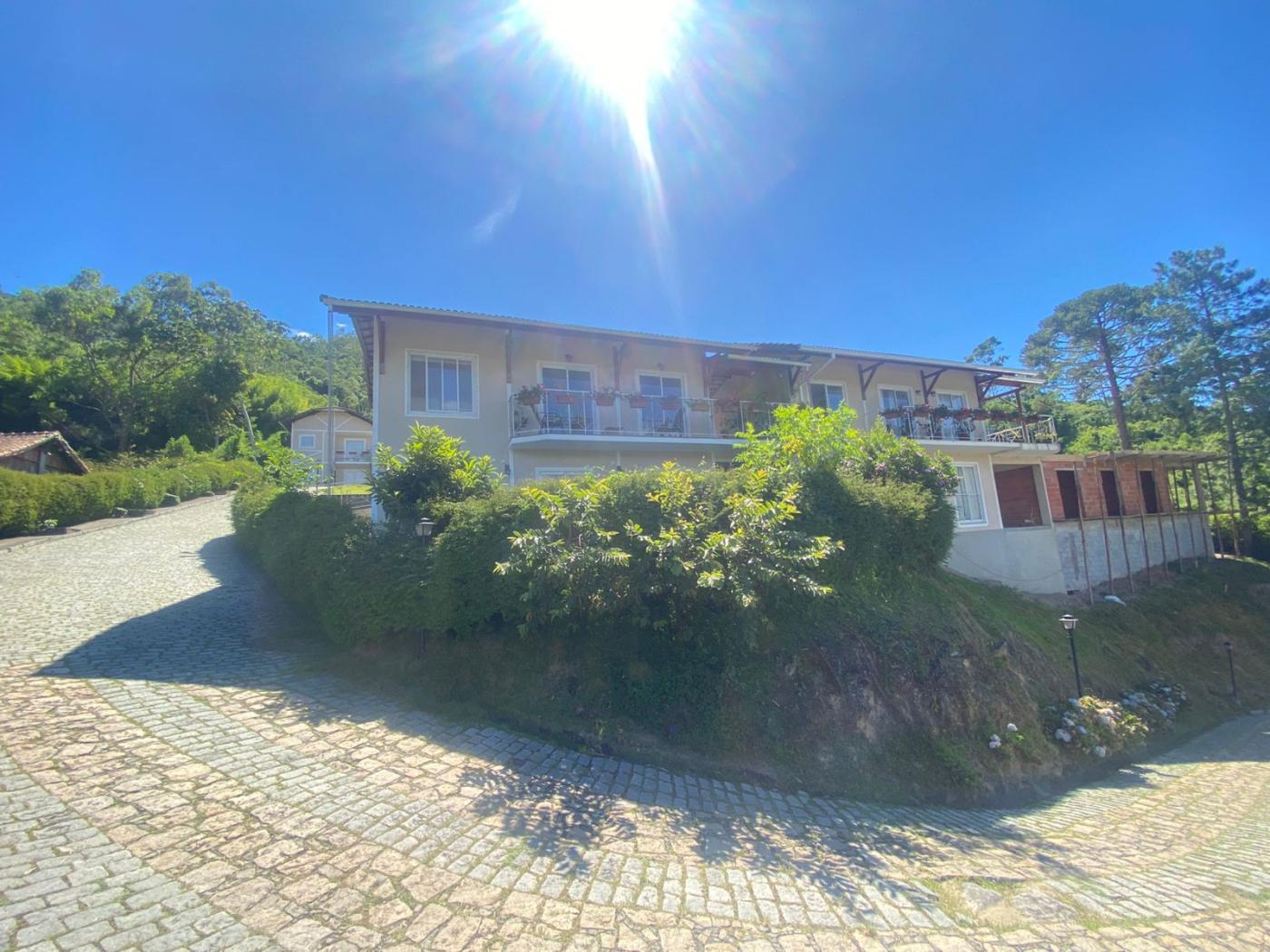 Casa de Condomínio à venda com 3 quartos, 250m² - Foto 2