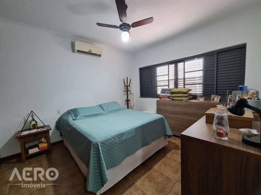 Casa à venda com 3 quartos, 280m² - Foto 9