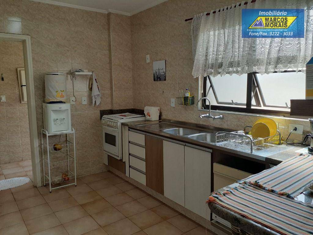 Apartamento à venda com 3 quartos, 155m² - Foto 4