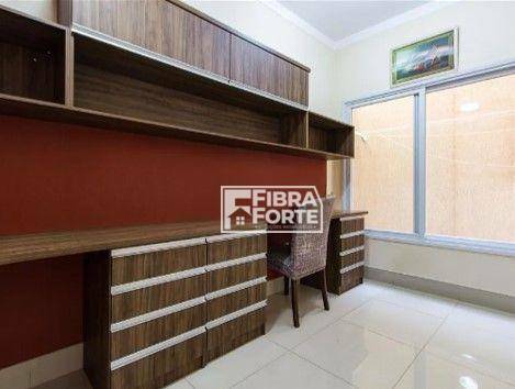 Casa de Condomínio para alugar com 4 quartos, 450m² - Foto 8