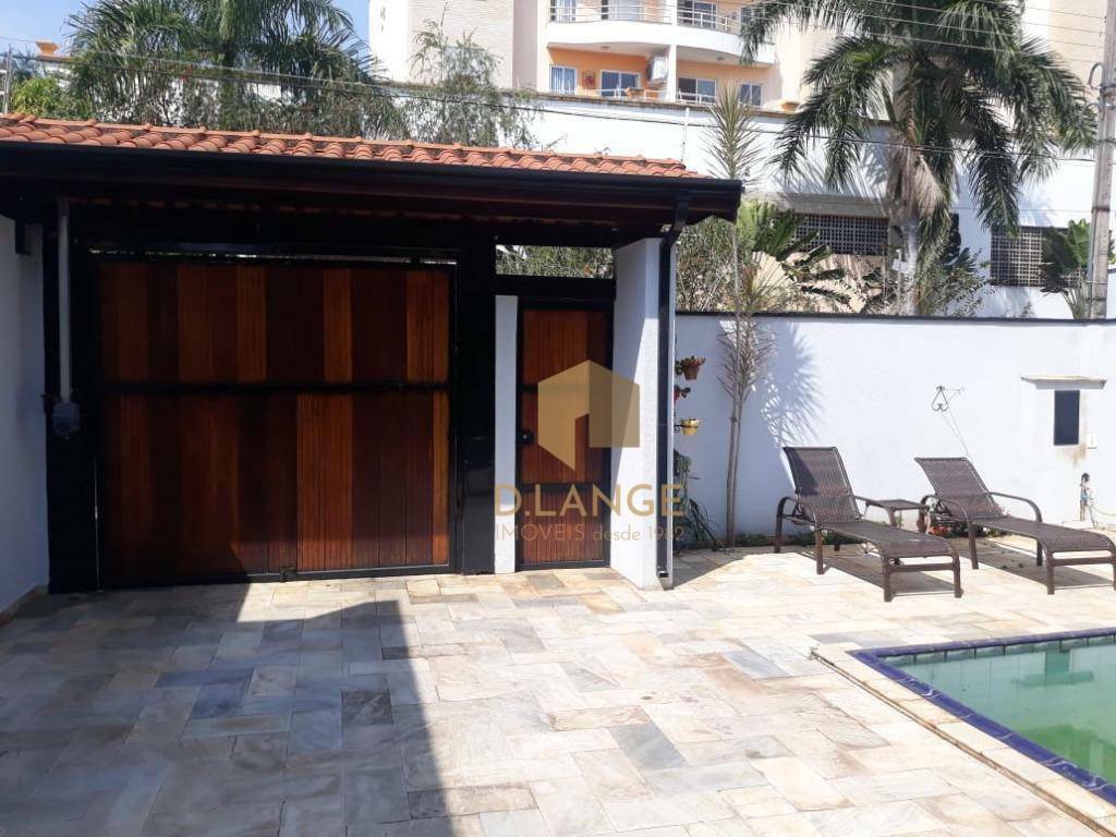 Casa à venda com 4 quartos, 407m² - Foto 1