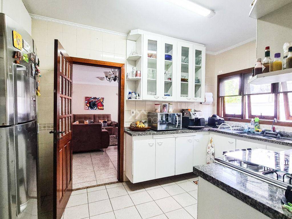 Casa de Condomínio à venda com 3 quartos, 200m² - Foto 6