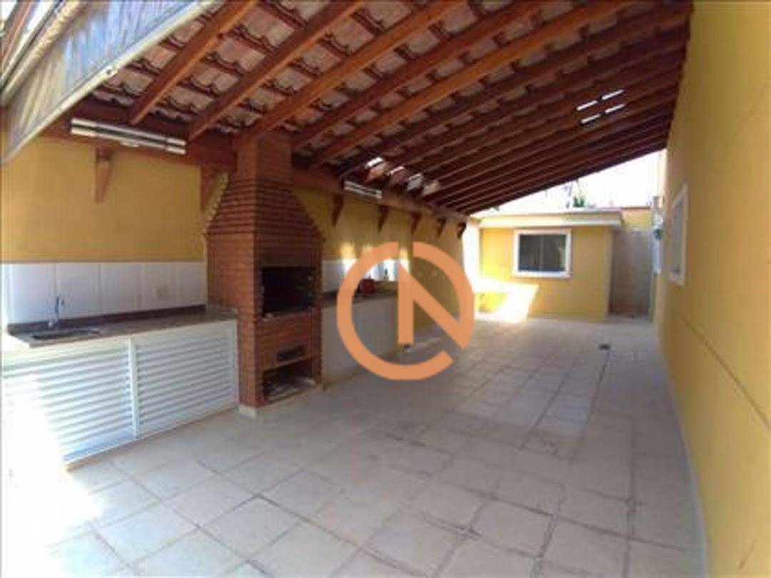 Casa à venda com 4 quartos, 217m² - Foto 3