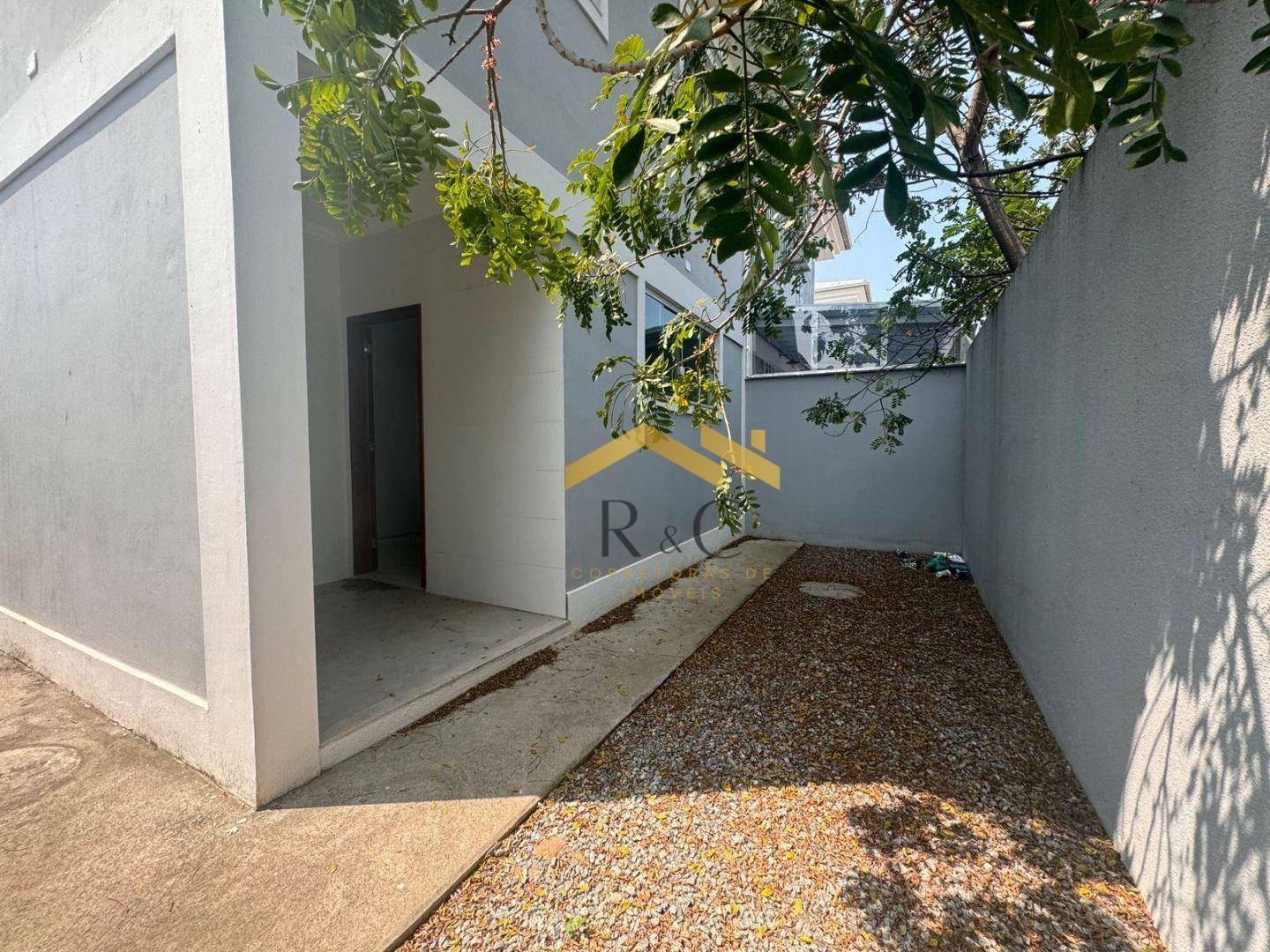 Casa à venda com 3 quartos, 108m² - Foto 15