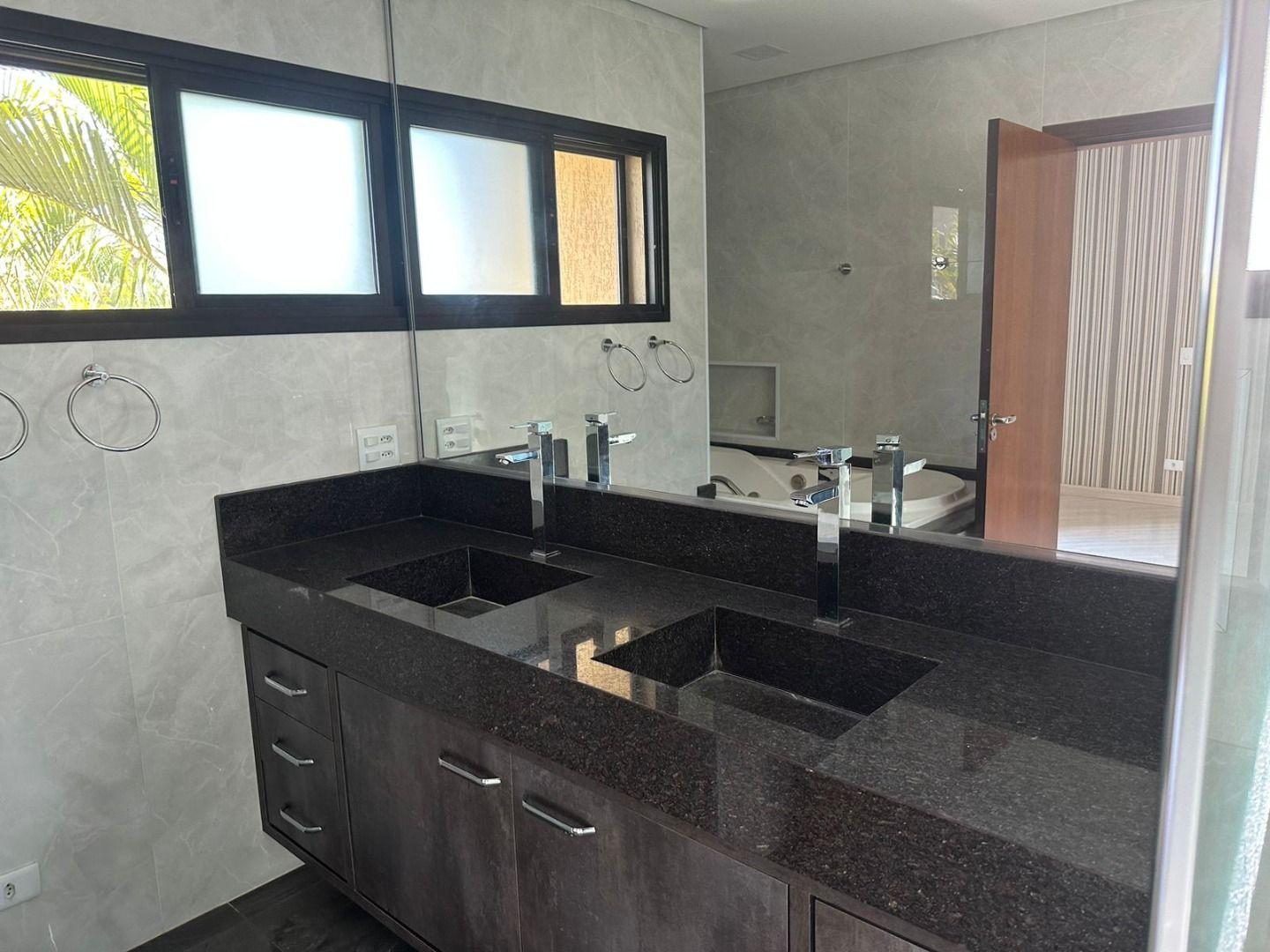 Casa para alugar com 4 quartos, 460m² - Foto 19