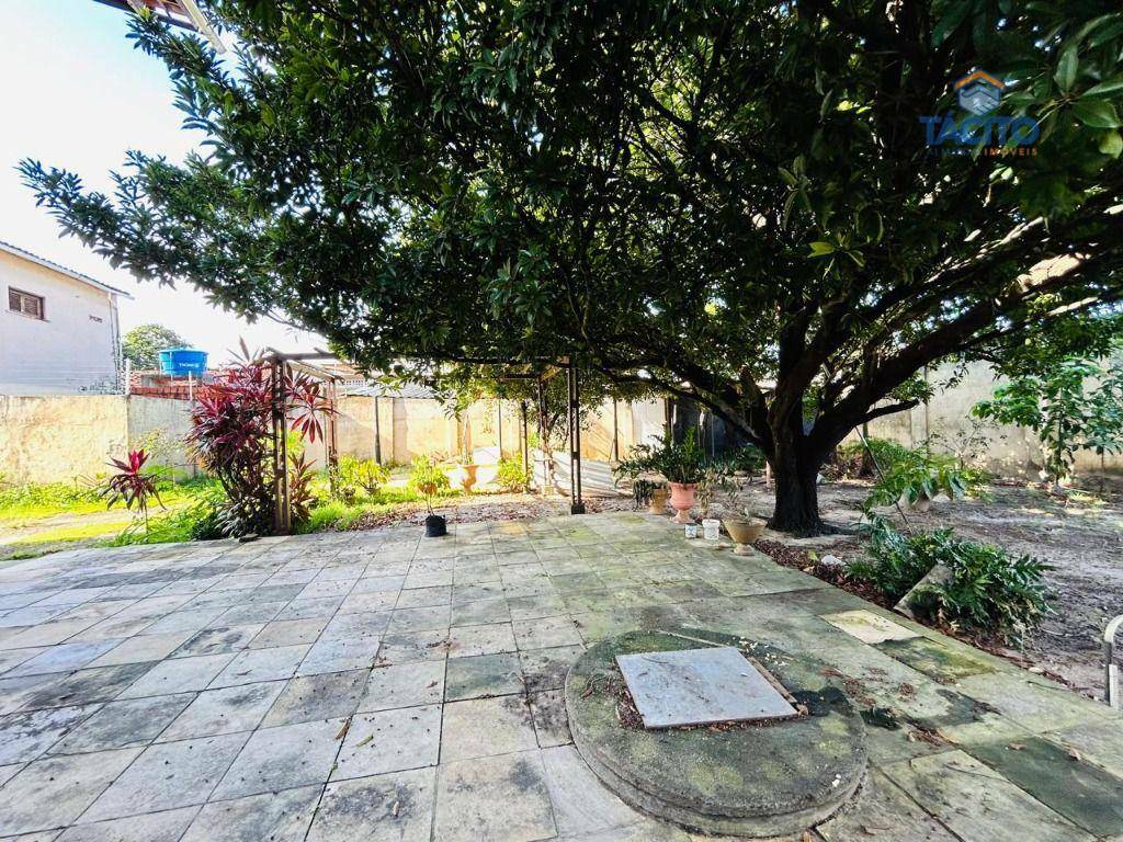 Casa à venda com 5 quartos, 284m² - Foto 16