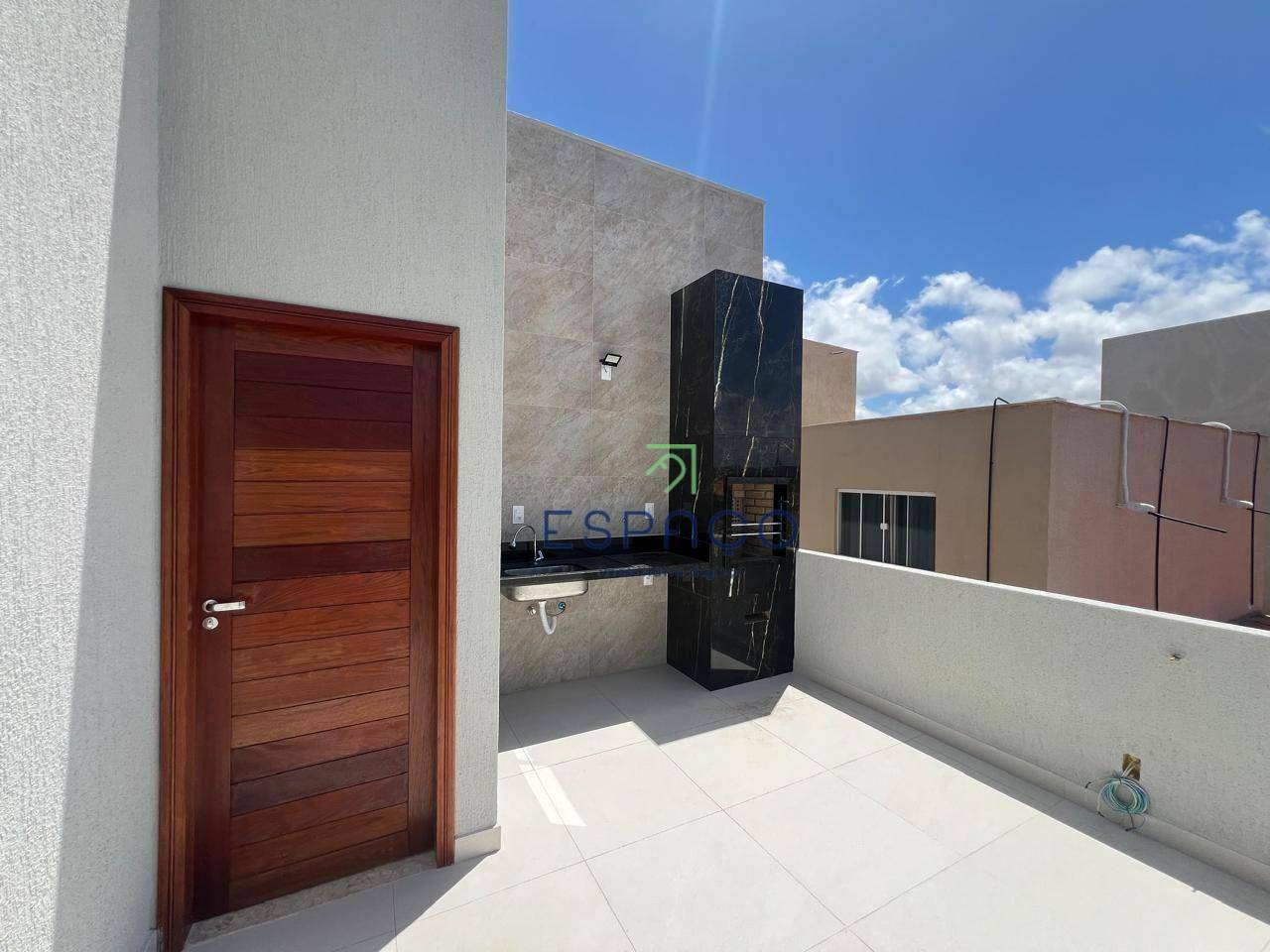 Casa de Condomínio à venda com 4 quartos, 144m² - Foto 2