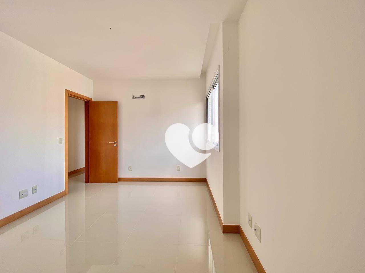 Apartamento à venda com 4 quartos, 178m² - Foto 9