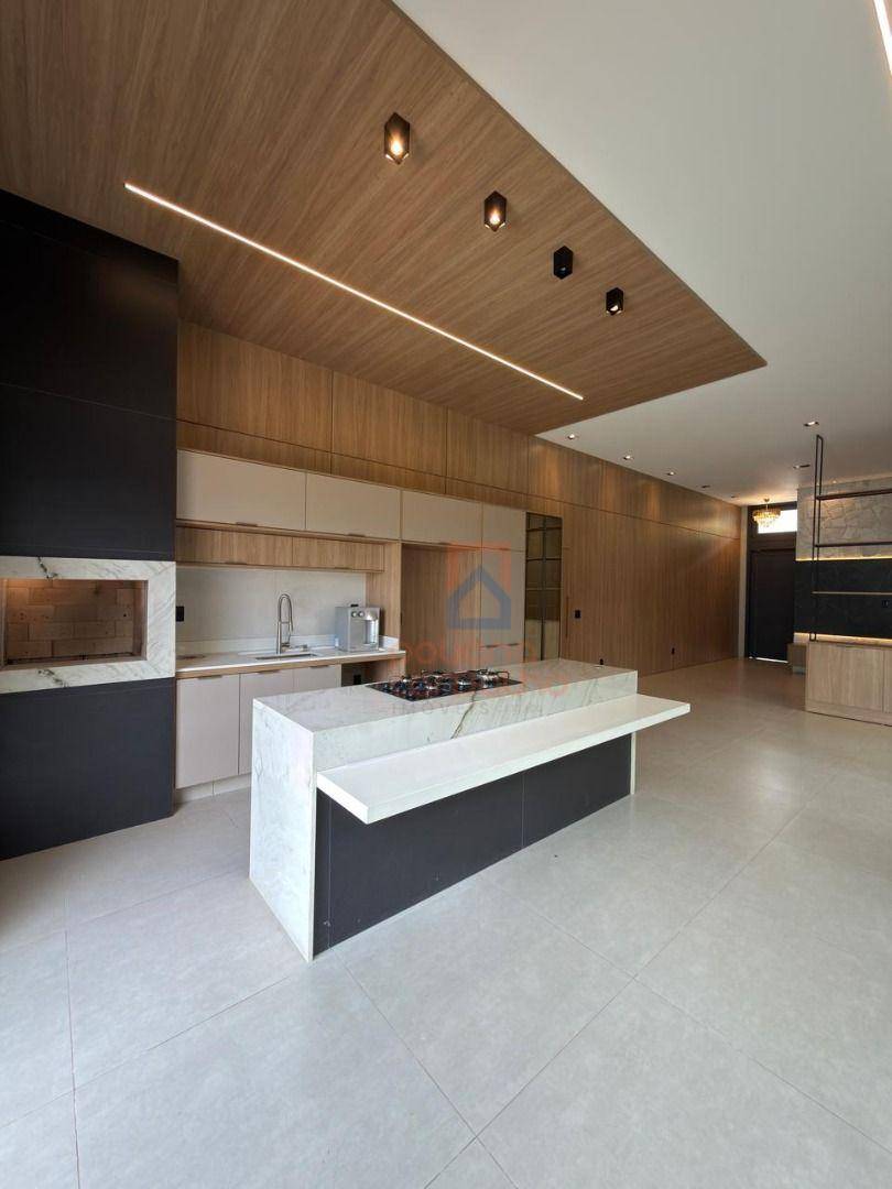 Casa, 3 quartos, 212 m² - Foto 1