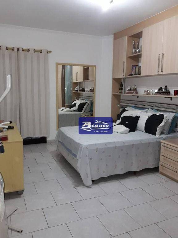 Sobrado à venda com 4 quartos, 220m² - Foto 5