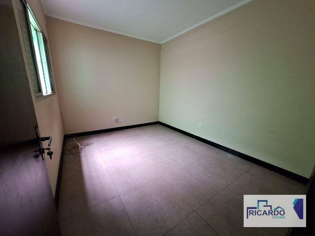 Casa à venda com 4 quartos, 300m² - Foto 17