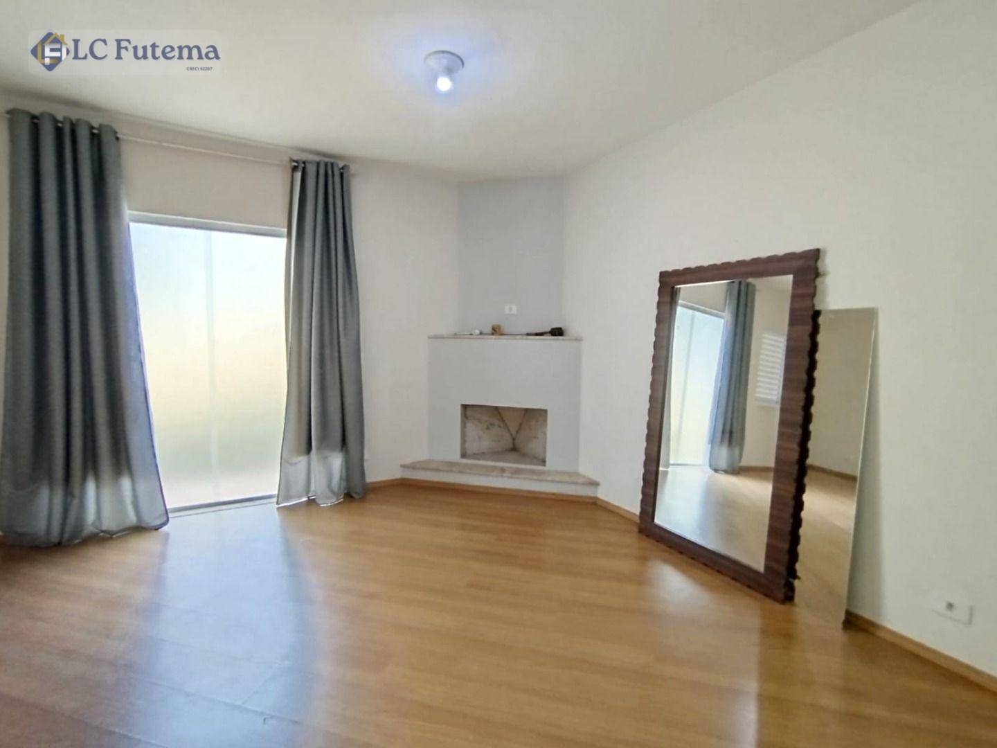 Casa de Condomínio para alugar com 3 quartos, 300m² - Foto 19