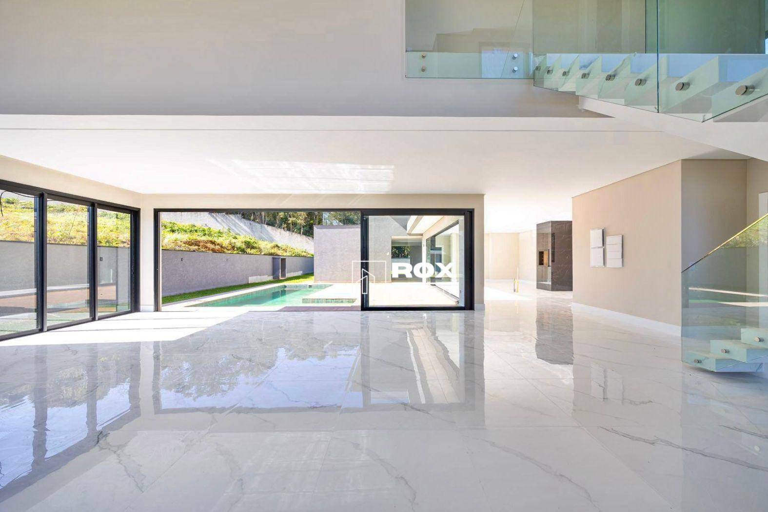 Casa de Condomínio à venda com 4 quartos, 568m² - Foto 3