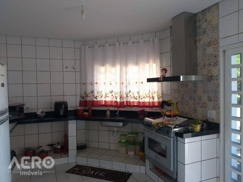 Chácara à venda com 8 quartos, 1000m² - Foto 25