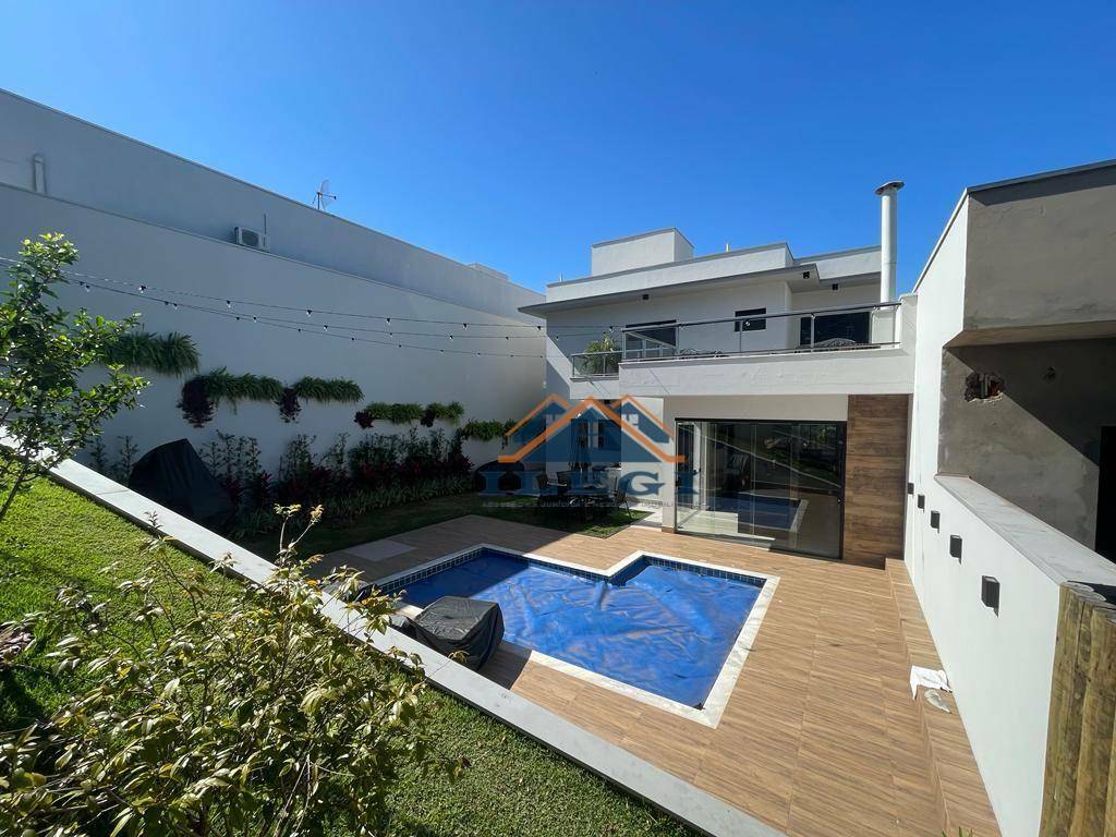 Casa de Condomínio à venda com 3 quartos, 240m² - Foto 4