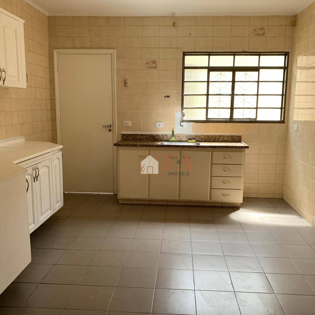 Casa à venda com 4 quartos, 221m² - Foto 14