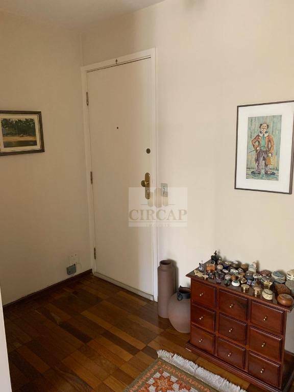 Apartamento à venda com 3 quartos, 180m² - Foto 9