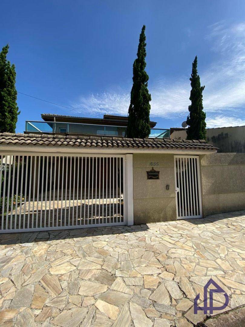 Casa para alugar com 3 quartos, 248m² - Foto 4