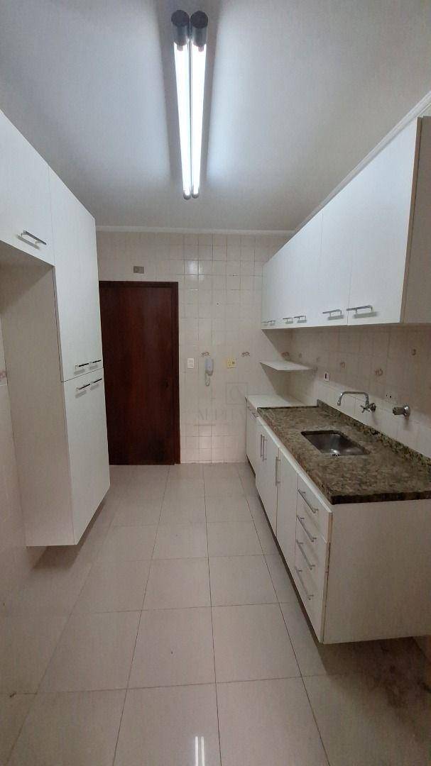 Apartamento para alugar com 3 quartos, 116m² - Foto 4