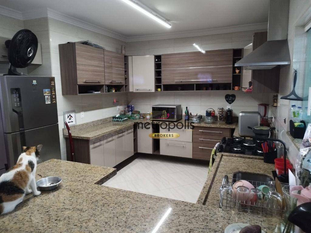Casa à venda e aluguel com 3 quartos, 270m² - Foto 15